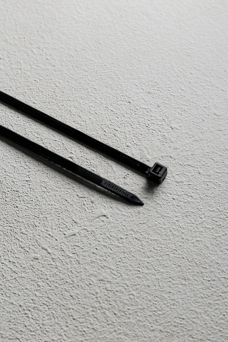 Хомут-стяжка кабельная  4,8х400 нейлон черн (уп.100шт) DYNEL